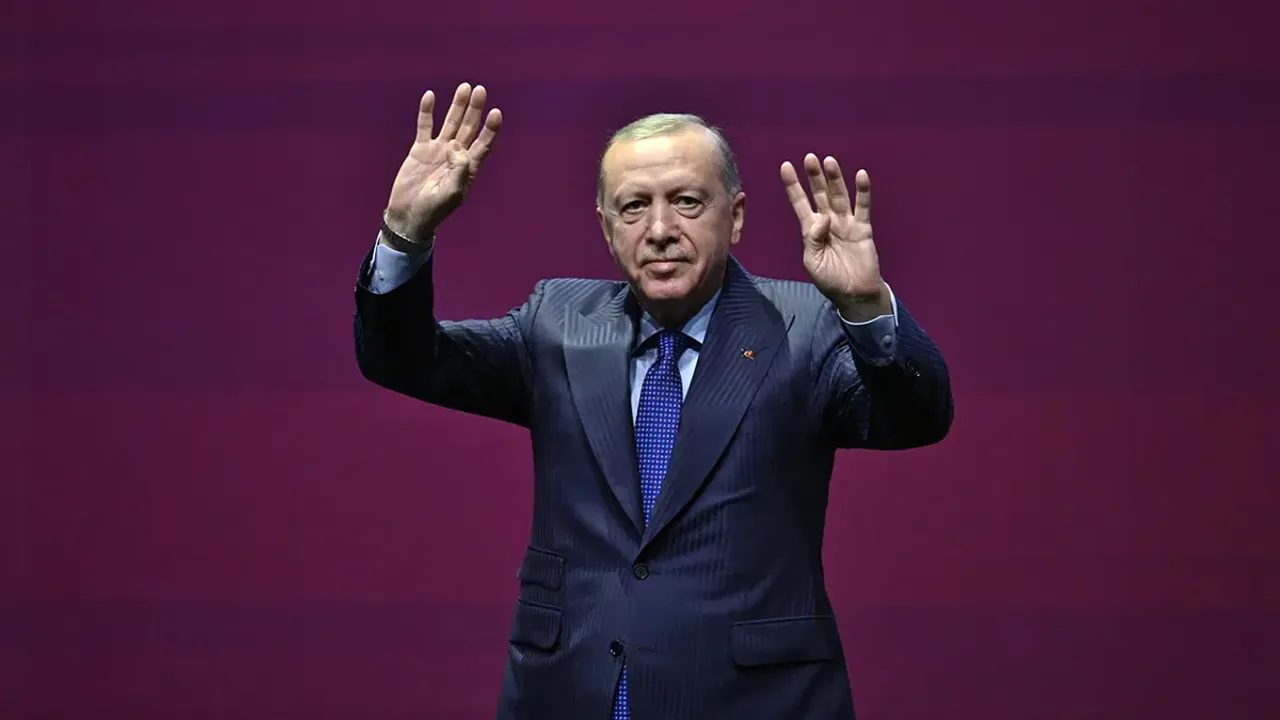 ERDOĞAN: ''TÜRKİYE'NİN ÖNÜNÜ KESMEK İSTEYENLERE FIRSAT VERMEYECEĞİZ''